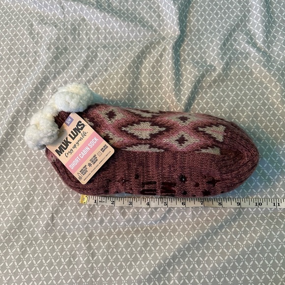 Muk Luks Accessories - Muk Luks Cozy Cabin Socks size s/m